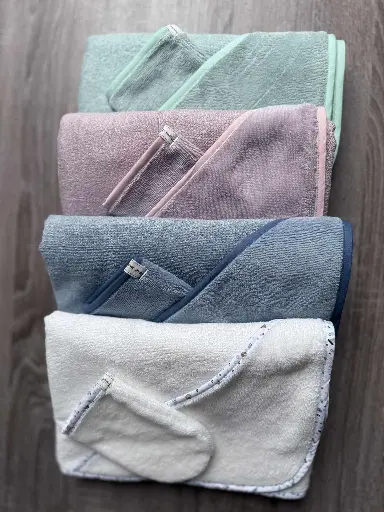 [C01] cape de bain bébé en polaire de bambou- 90/90 cm + un gant de toilette
